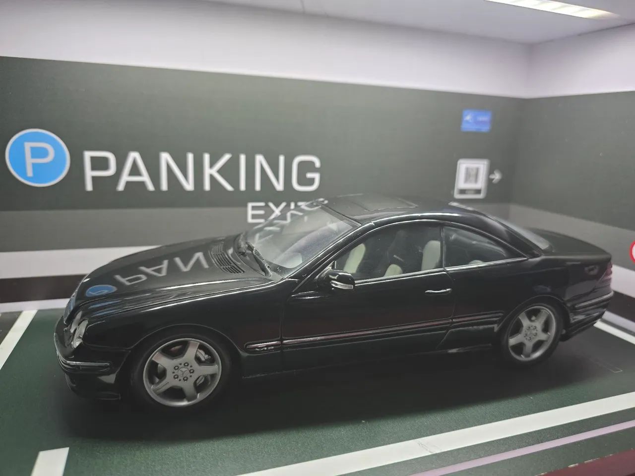 Miniatura 1:18 autoart mercedes cl coupe amg v12 rara - Hobbies e