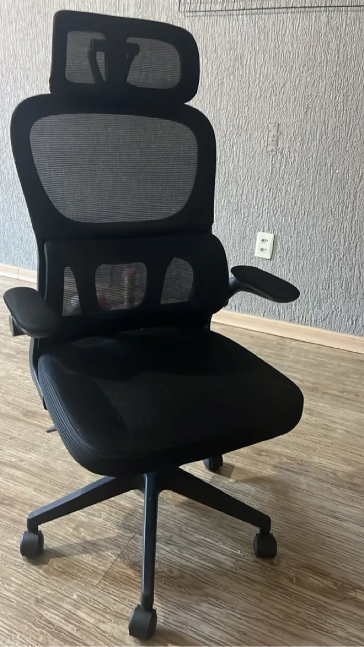 Cadeira de Escritório Ergonômica Preta