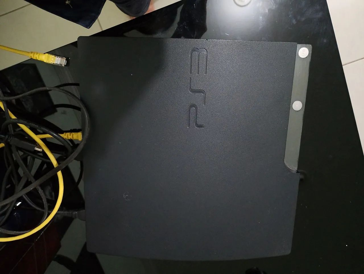 Vende Playstation 3 em boas condições de uso