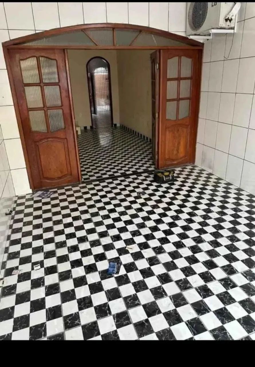 CASA A VENDA NO EDUCANDOS 