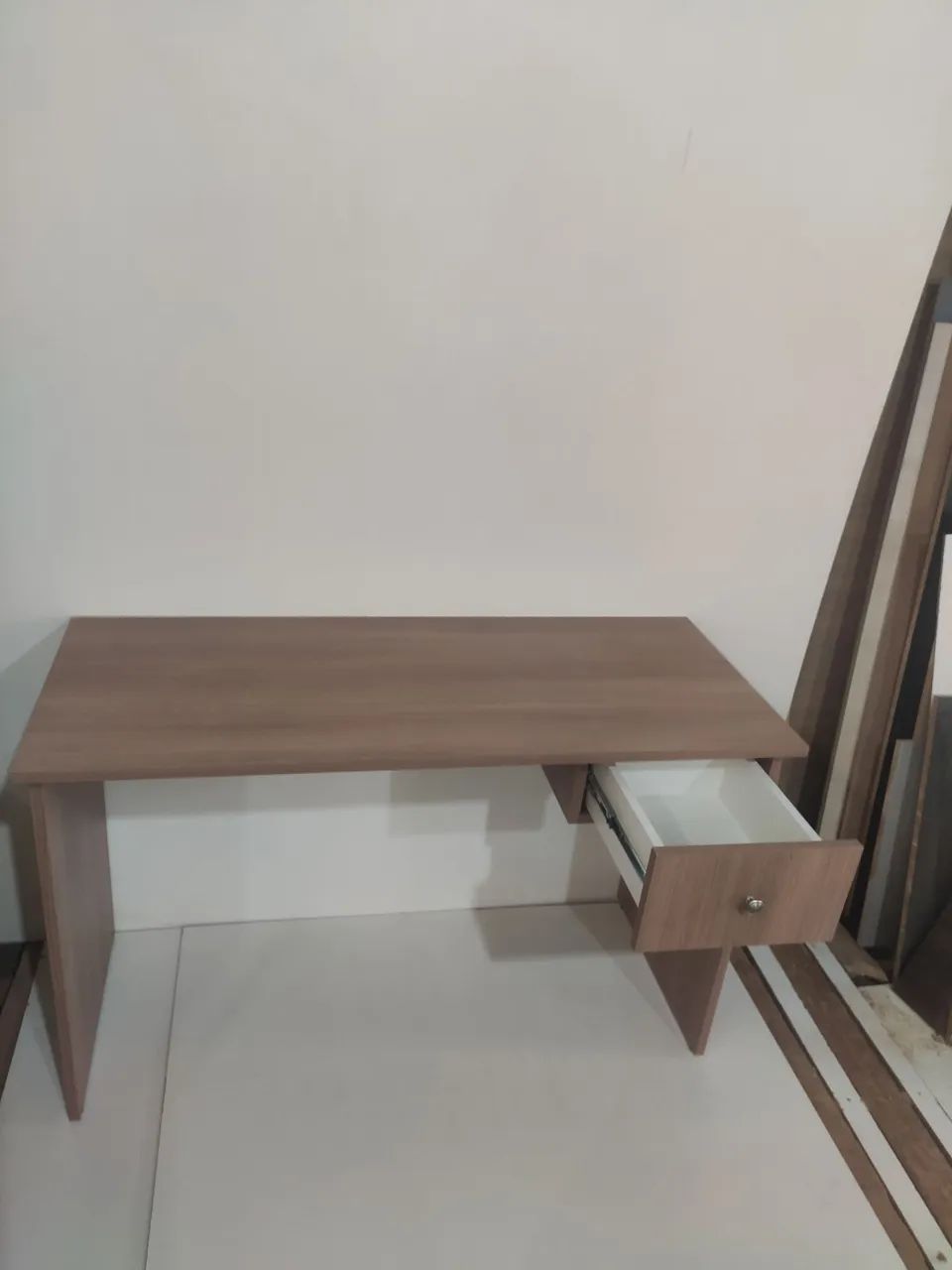 Mesa de estudos NOVA  - Foto 3