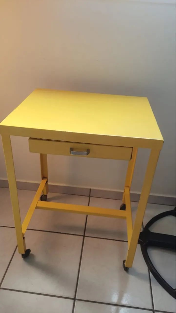 Vendo mesa de apoio