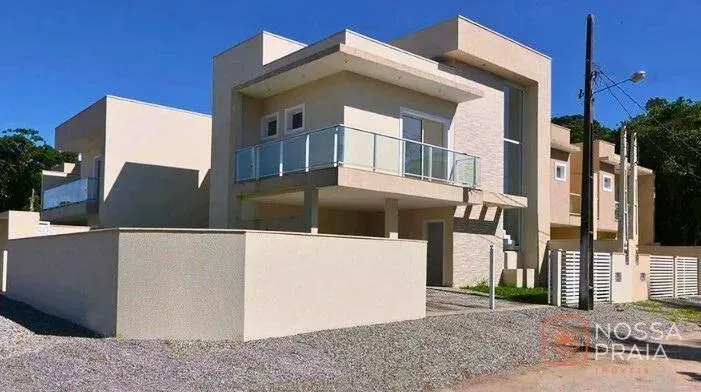 Sobrado com 3 dormitórios à venda, 175 m² por R$ 890.000,00 - Itapema do Sai - Itapoá/SC