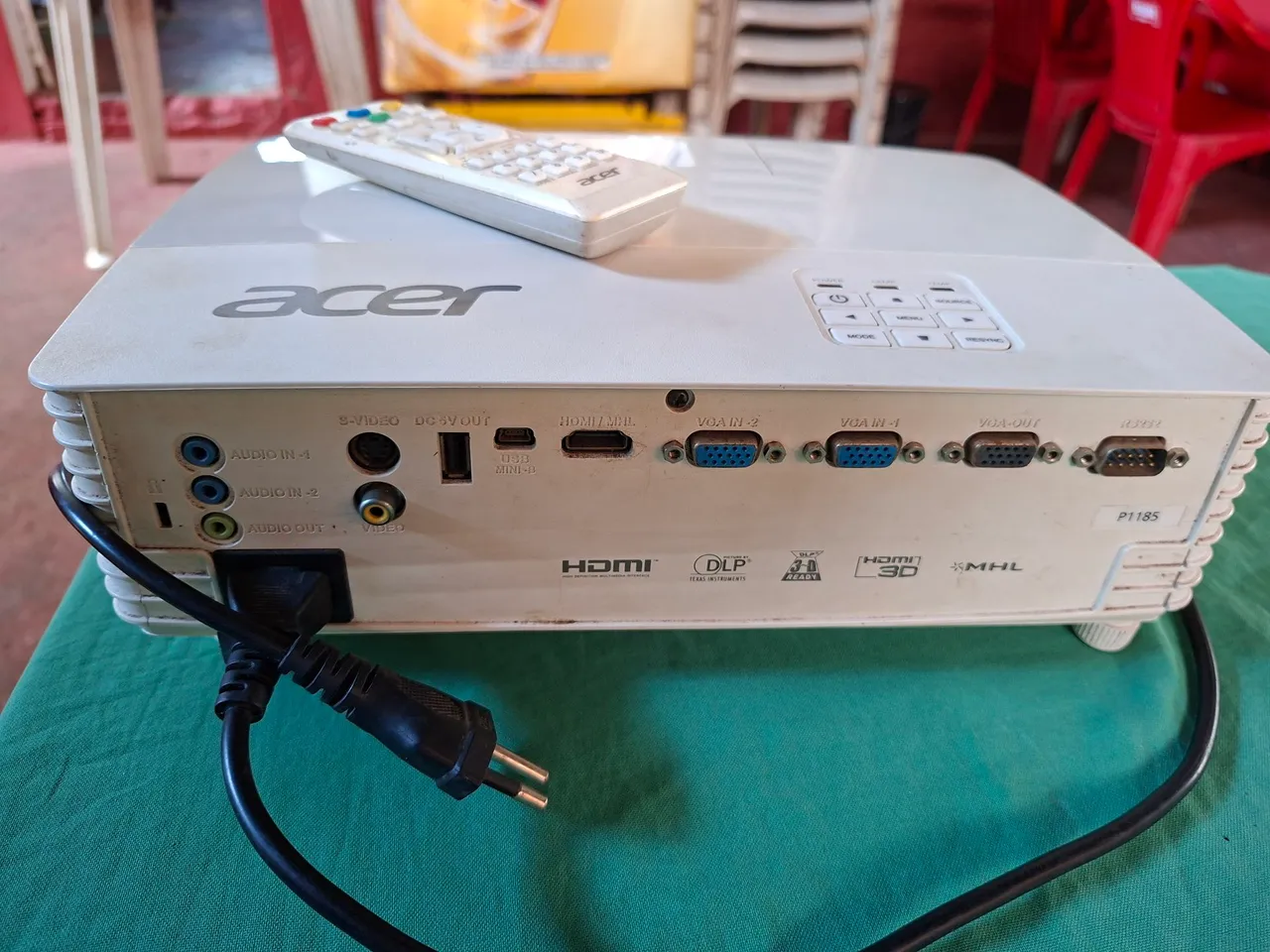 Projetor Acer para Apresentações e Entretenimento