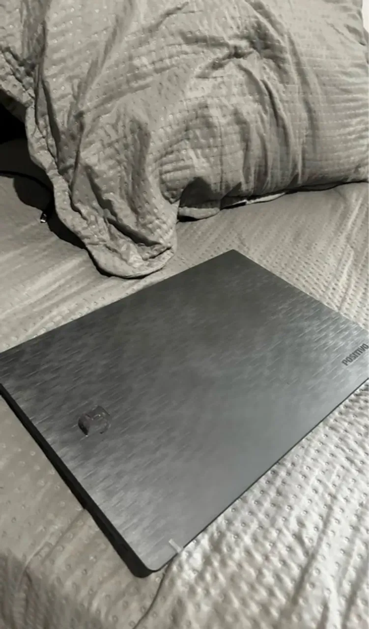 Notebook Positivo - Desempenho e Design Elegante