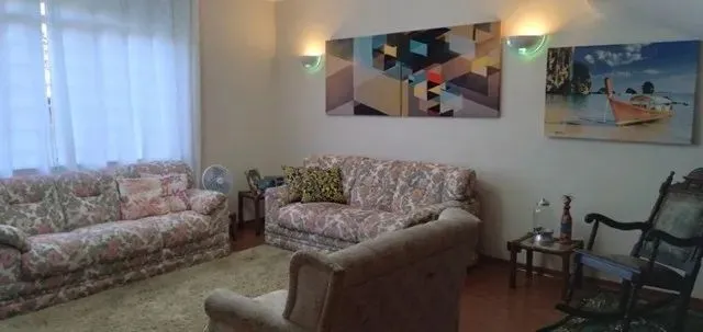 Sobrado à venda no Jardim São Luís com 270m² 4 dormitórios 2 suítes 5 banheiros 4 vagas.