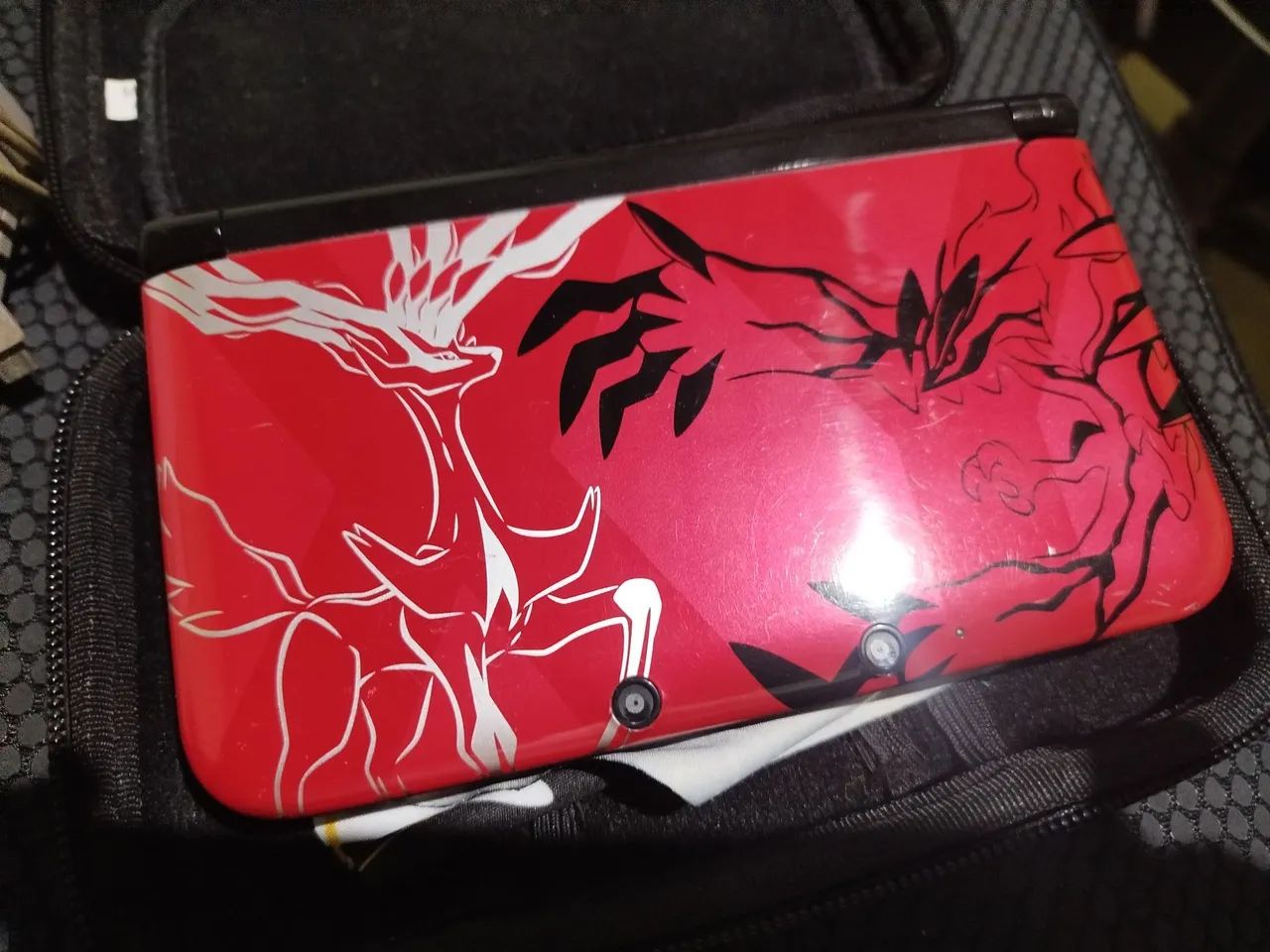 Nintendo 3DS XL - EDIÇÃO ESPECIAL POKÉMON XY