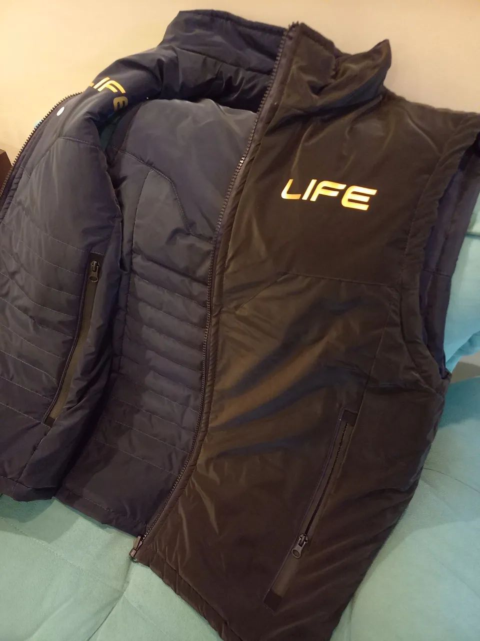 Colete Masculino Iox Life dupla face - Preto, e outra face azul escuro.  - Foto 2