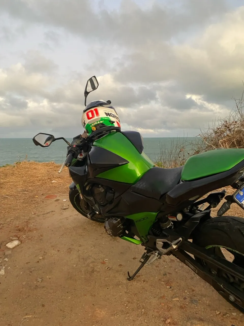 Moto alta cilindrada - impecável.