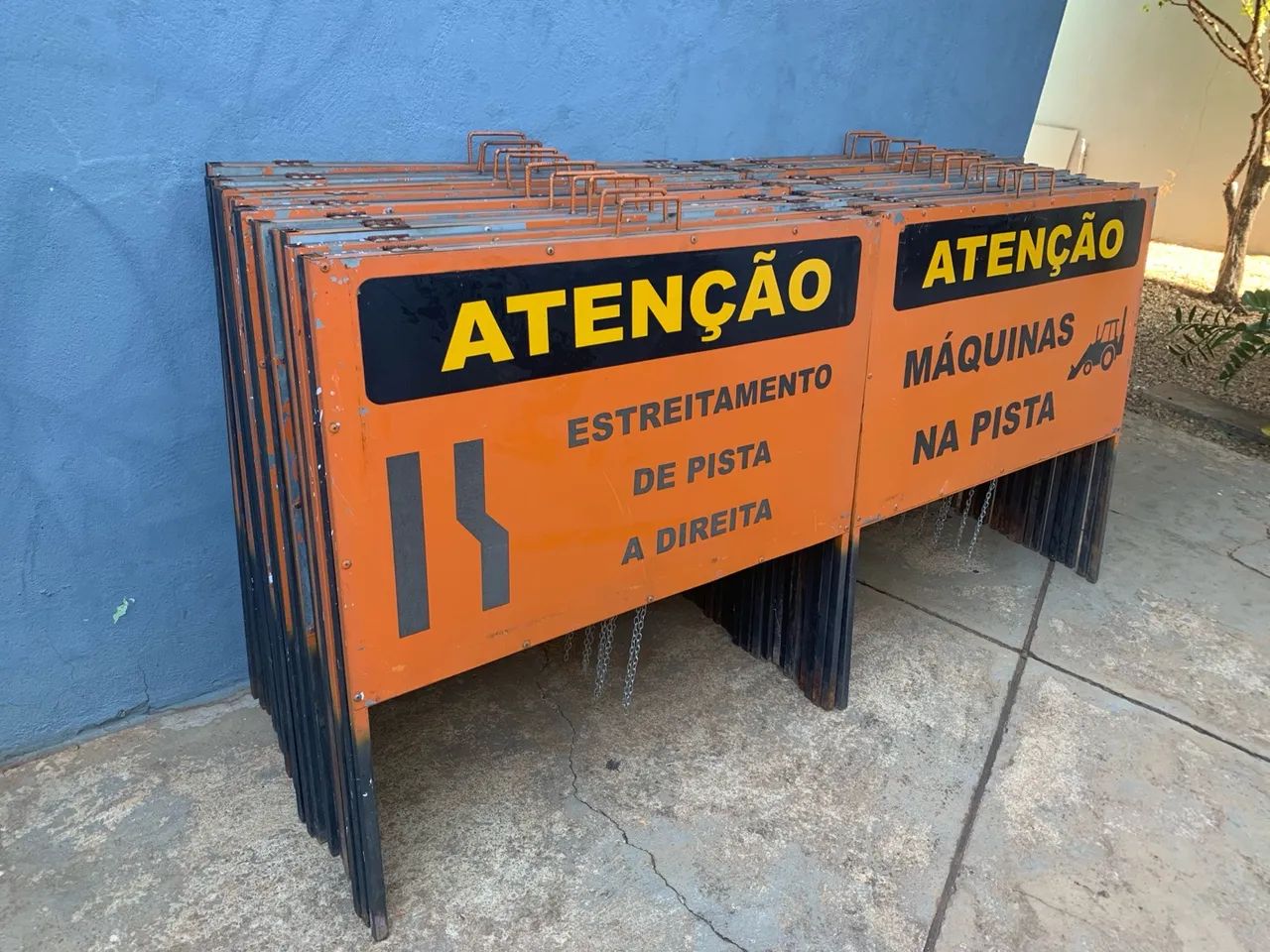 Kit placas de sinalização tipo cavalete - 1,00x1,00m - Foto 3