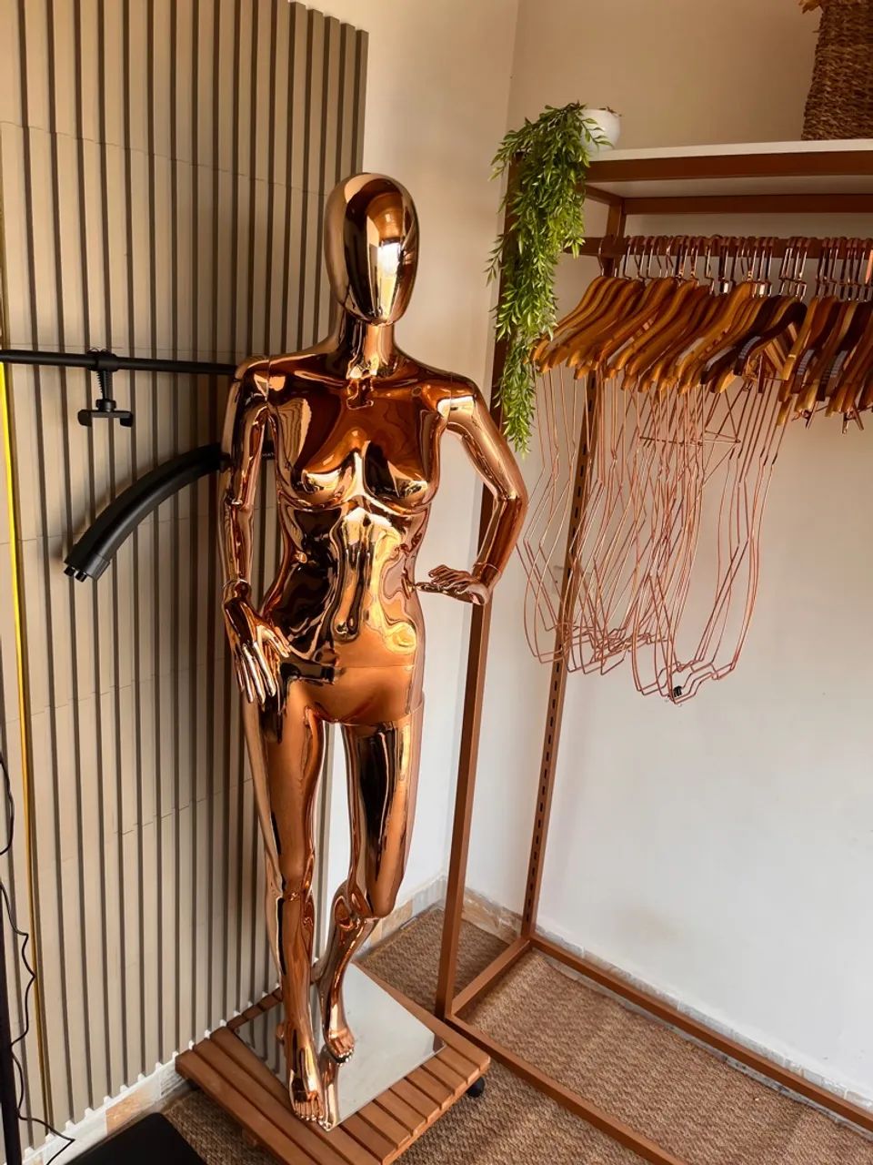 Manequim cromado Rose Gold 