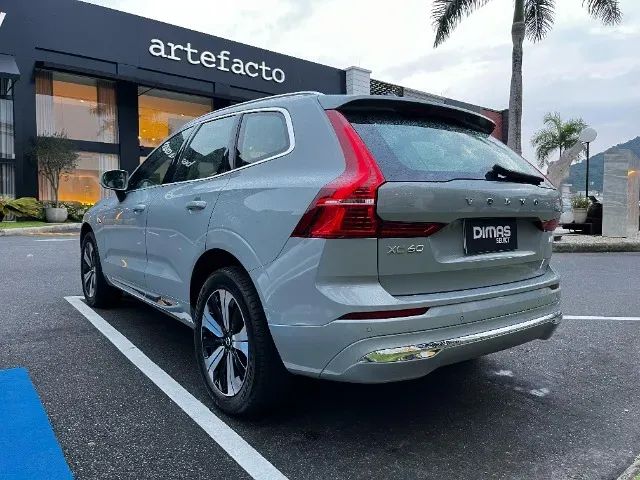 VOLVO XC60 PLUS T8 Hibrida 2024 Único Dono Com APENAS 18 MIL KM!! - Foto 3