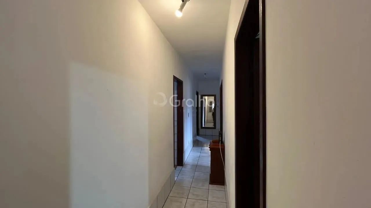 Encantadora Casa com Edícula, Placas Solares e Amplo Terreno no Passa Vinte - Foto 4