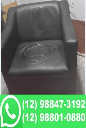Poltrona em Couro preta