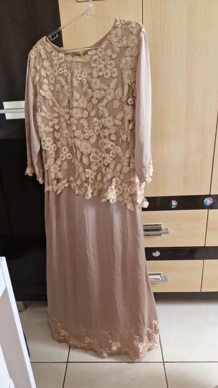 vestido longo tamanho M, com renda 3D, cor Nude - Foto 3