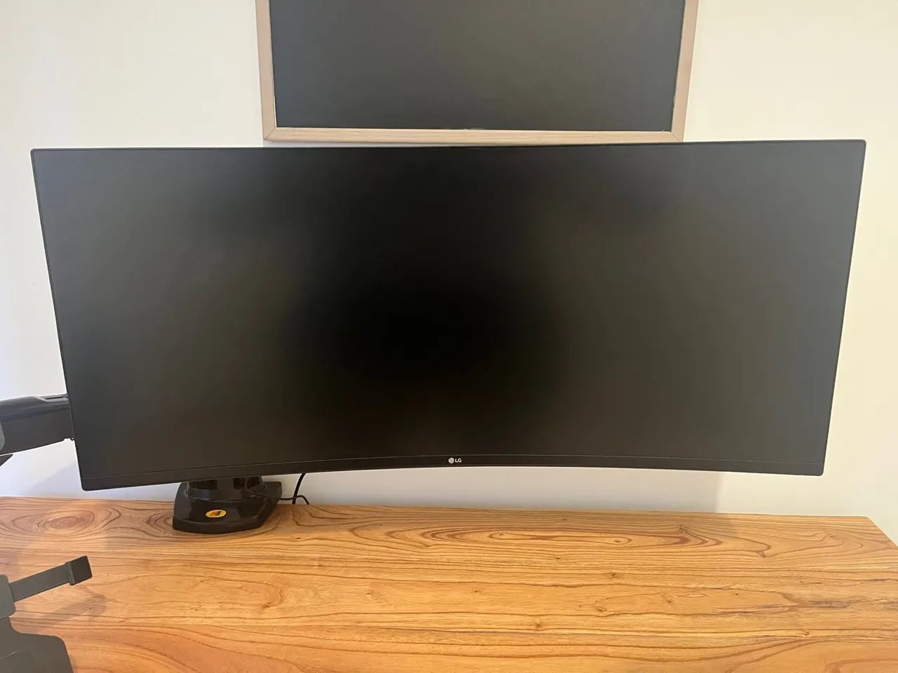 Monitor LG UltraWide Curvo 34 - 34WP65C + Braço Duplo + suporte de laptop