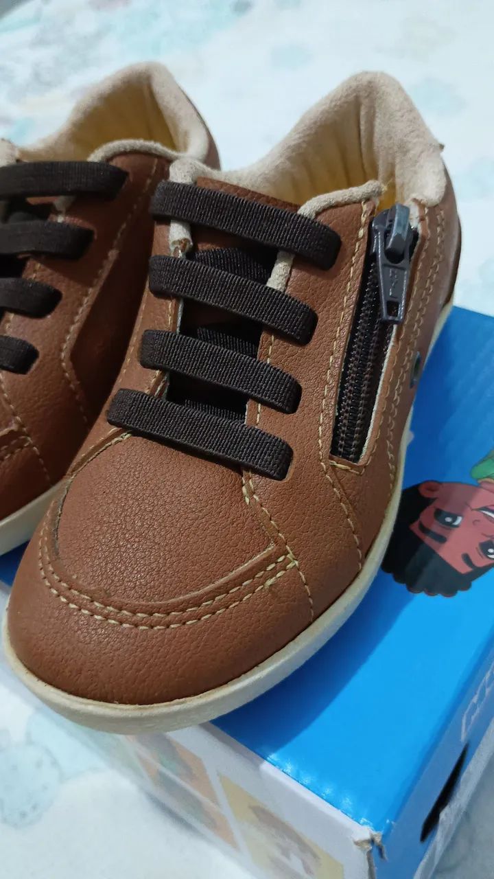 Sapatinho de bebê marrom com zíper lateral - Foto 3