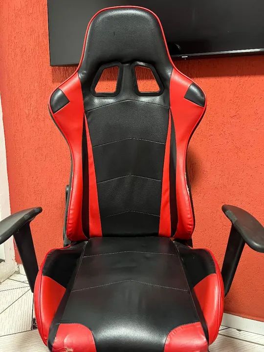Cadeira Gamer com Marcas de uso