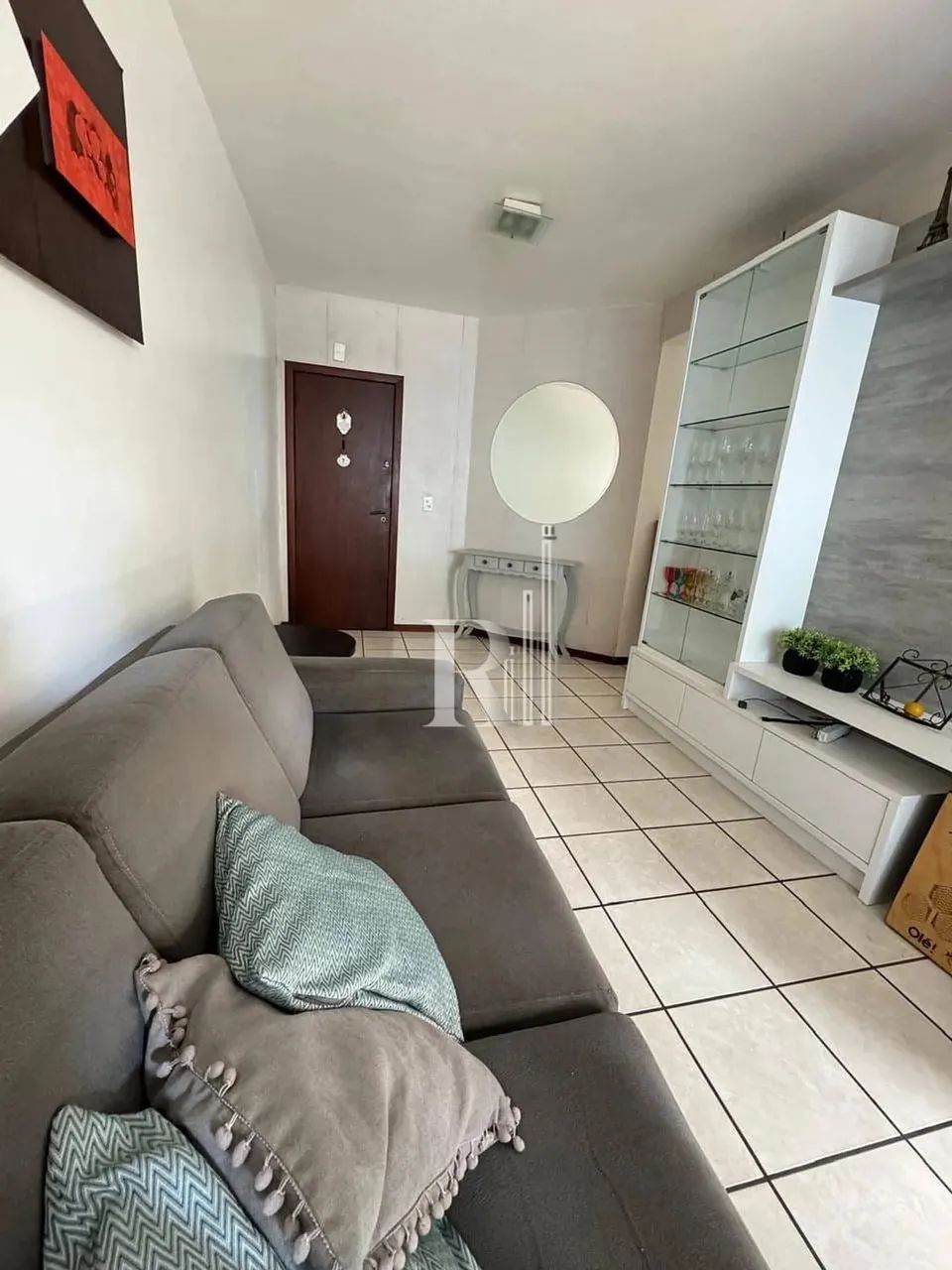Excelente apartamento à venda mobiliado em Meia Praia Itapema á 700 metros do mar - Foto 2