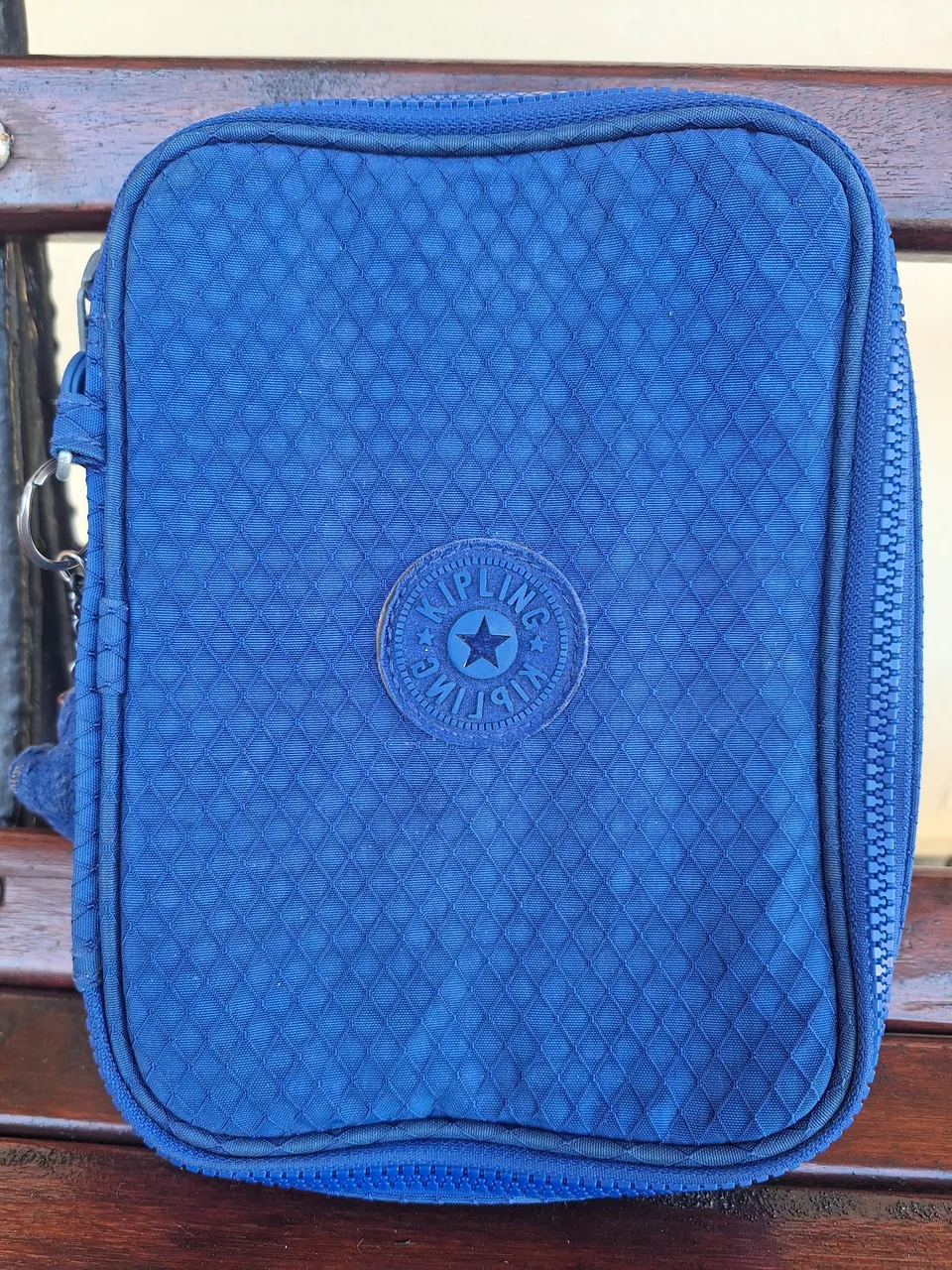 Estojo kipling original, seminovo.
