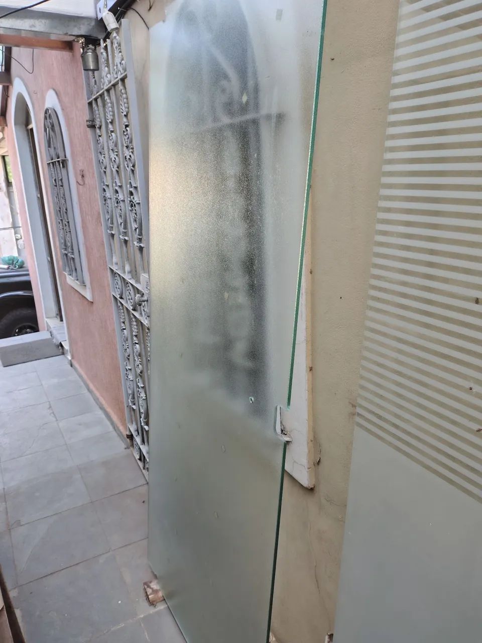 Portas vidro ,sem ferragens so vendo sem instalação sem entrega apenas retira - Foto 4