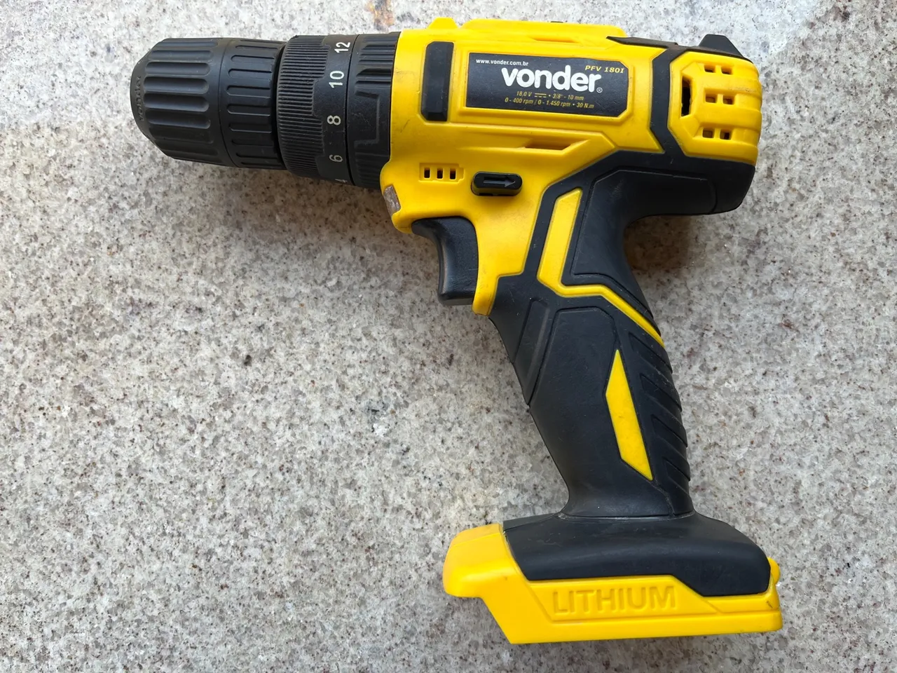 Furadeira/Parafusadeira/Impacto Vonder PFV 1801