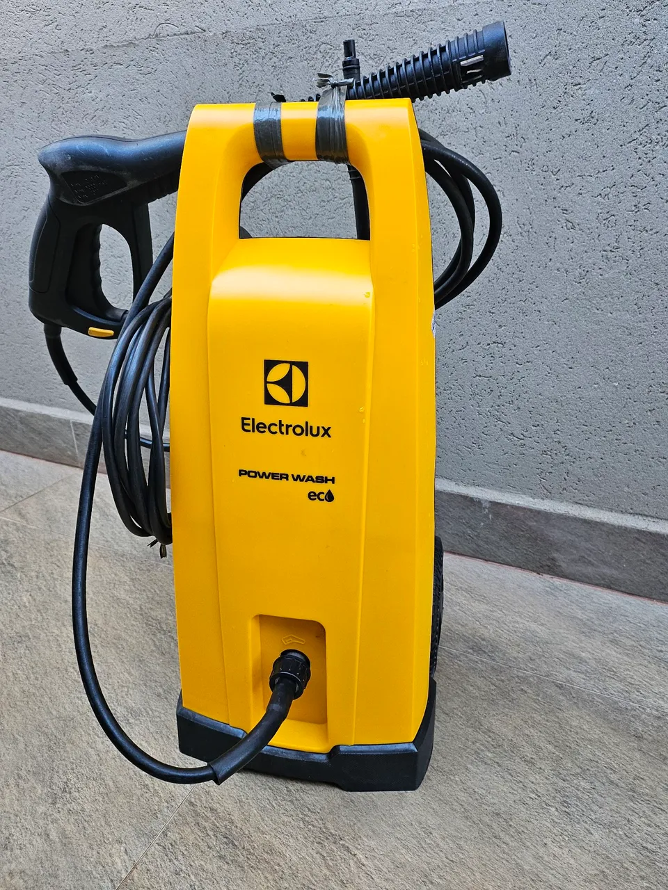 Lavadora de Alta Pressão Electrolux + Brindes