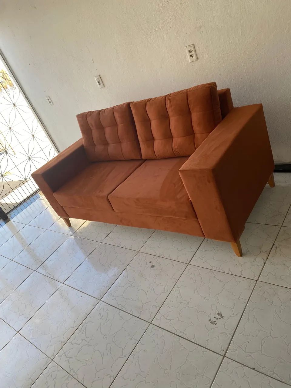 Sofá retrô pronta entrega