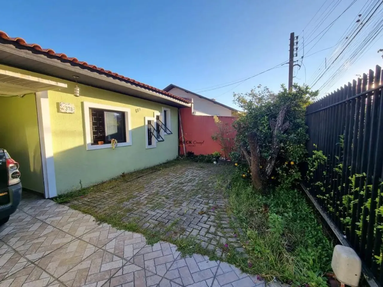 Casa térrea no bairro Tarumã com 127m², 3 dormitórios ( 1 suíte ) e 3 vagas - Tarumã - Cur