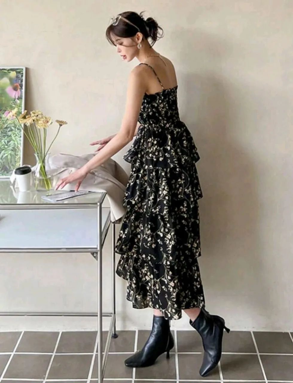 Vestido Floral Preto - Tamanho P  - Foto 2