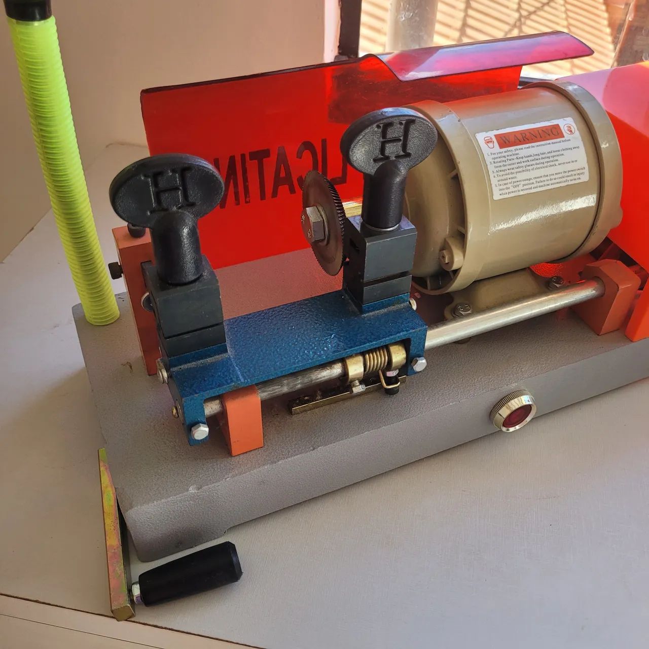 Máquina de fazer cópia de chave