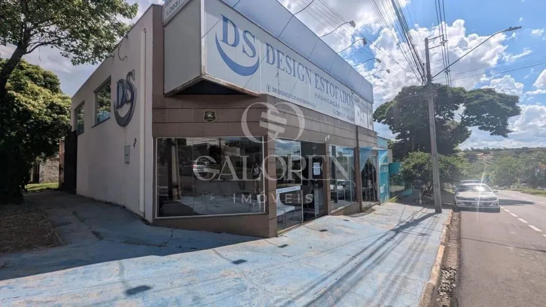 Barracão e Casa Comercial Avenida Alexandre Rasgulaeff (aceita permuta)