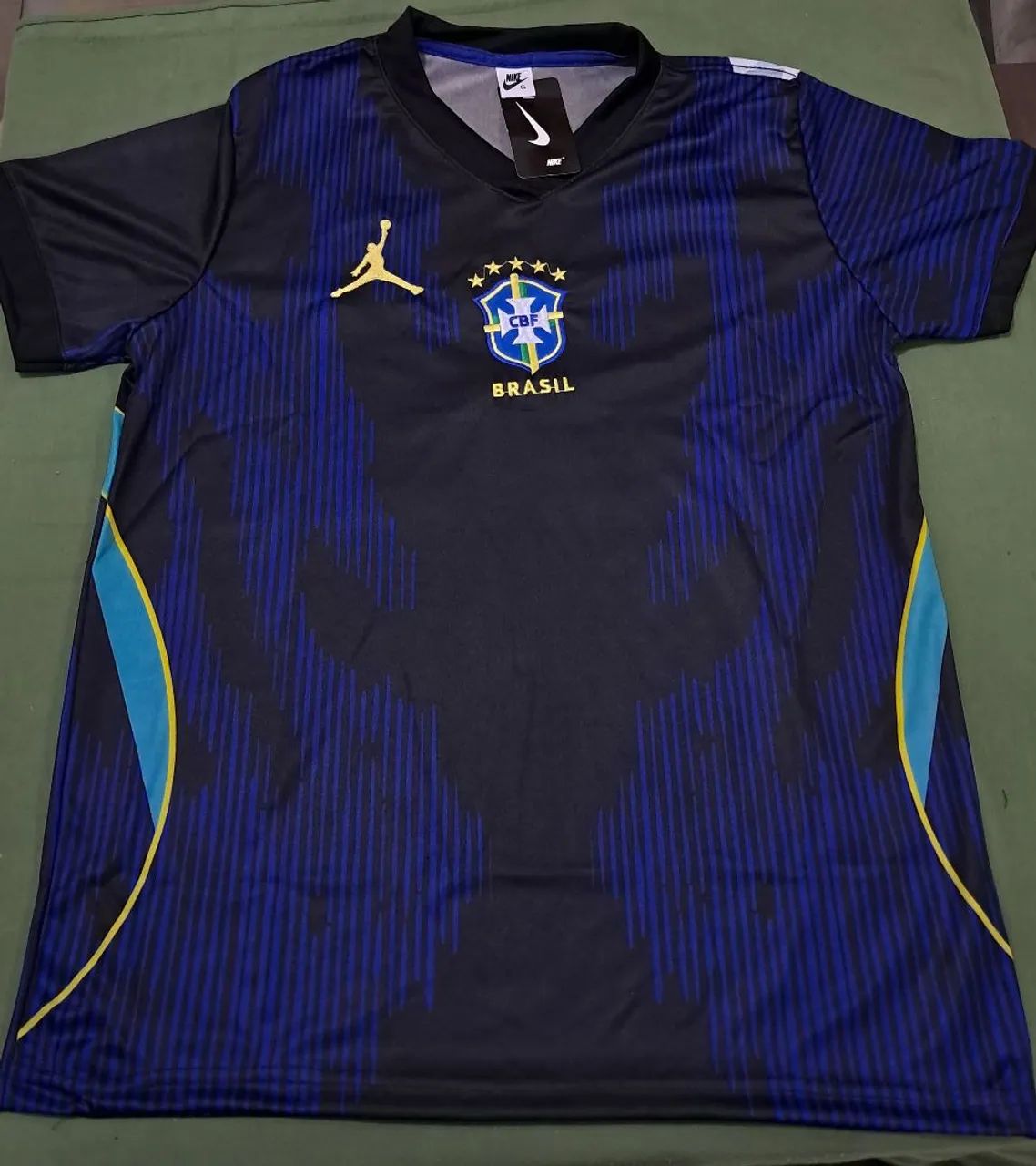 Camisa do Brasil versão Jordan.Preta e azul.
