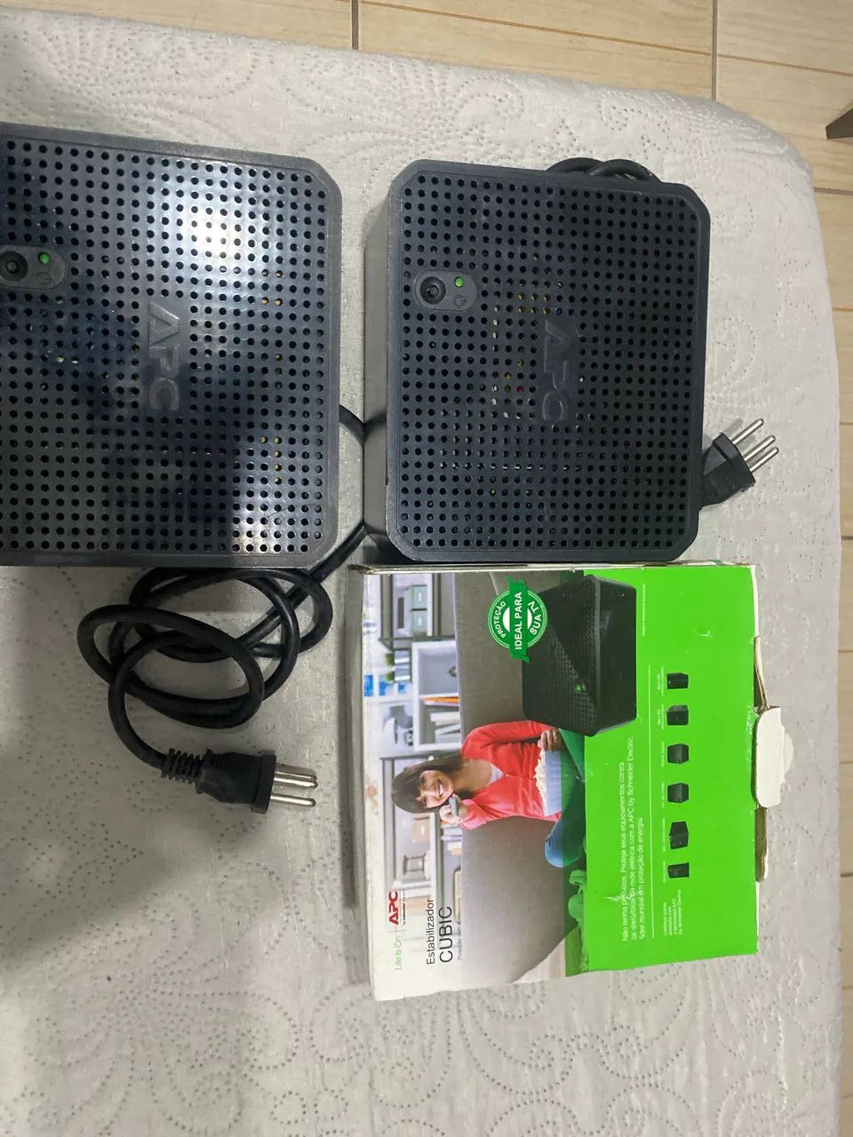 Estabilizador APC - Cubic - 300 W - Foto 2