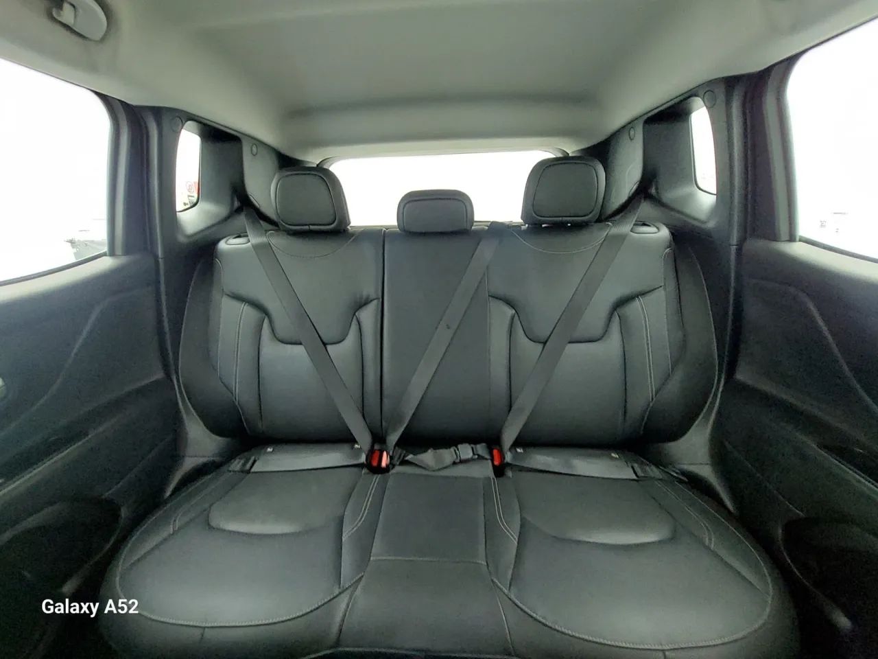 Jeep Renegade Long. T270 1.3 TB 4x2 Flex Aut., foto 18 de 18