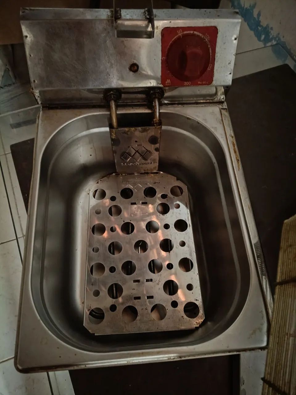 Fritadeira, chapa 80cm e estufa quente 