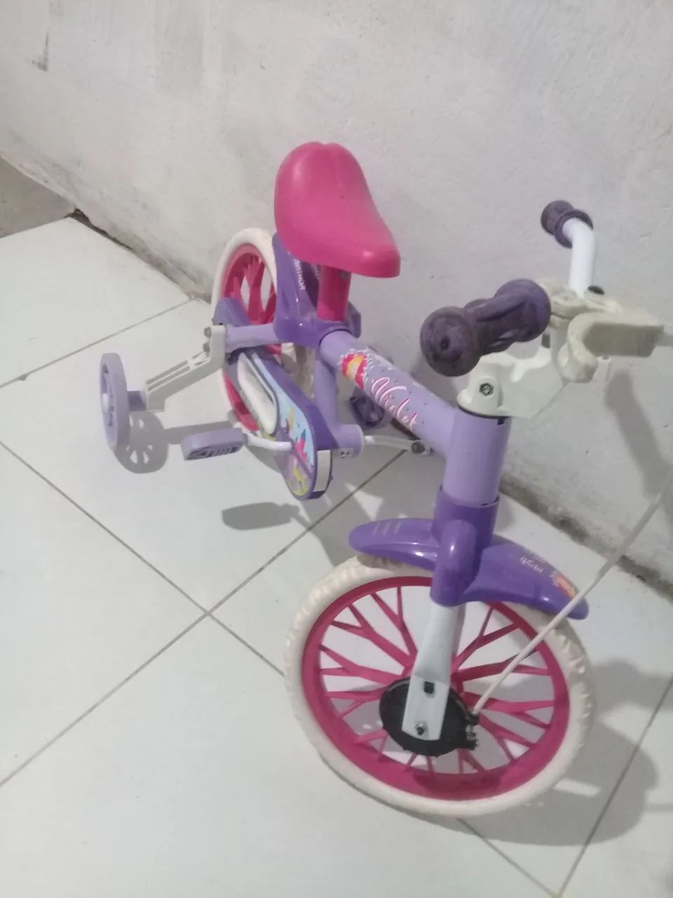 Bicicleta só marcas de uso poucas 
