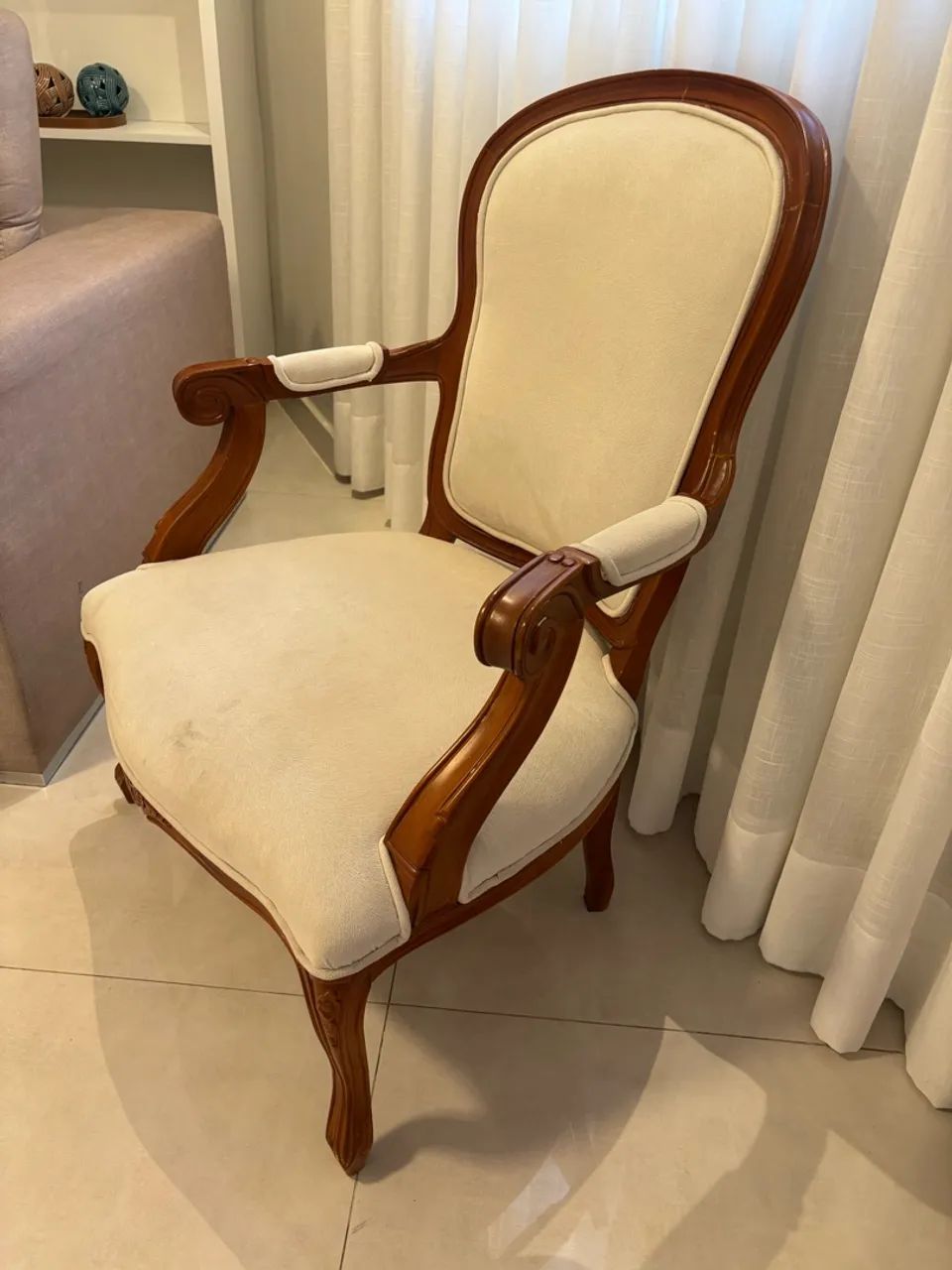 Poltrona Luís XV em ótimo estado  - Foto 3