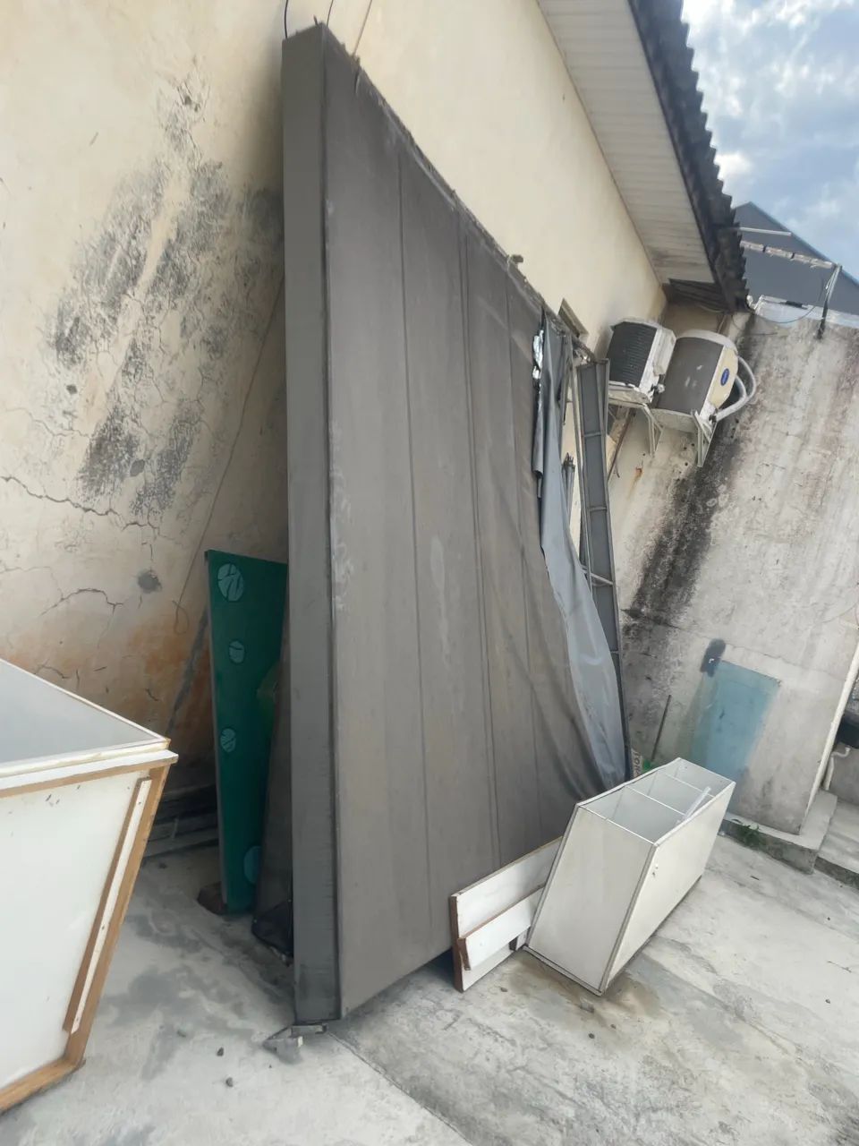 A cobertura de toldo de Ferro