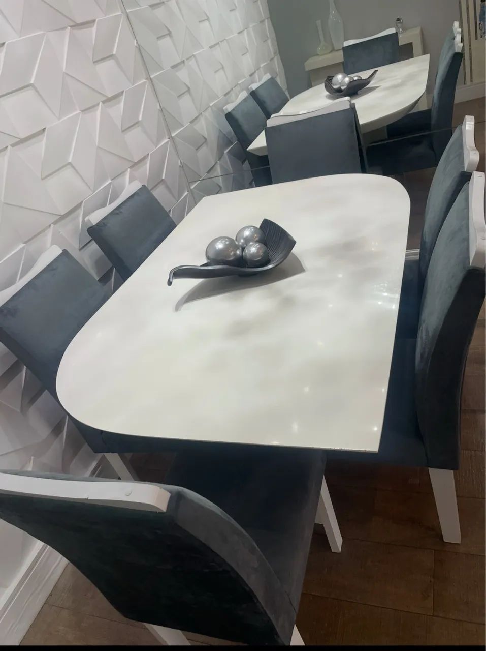 Mesa em laca, 1,20 6 cadeiras reformadas recentemente, perfeito Estado - Foto 2