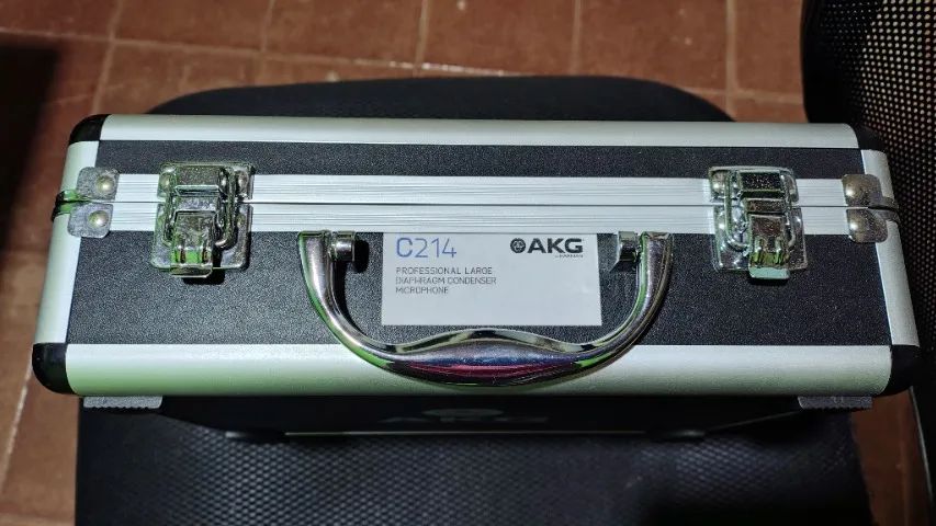 Case akg c214 Venda ou Troco por Memoria ddr 4 de 4 ou 8 giga