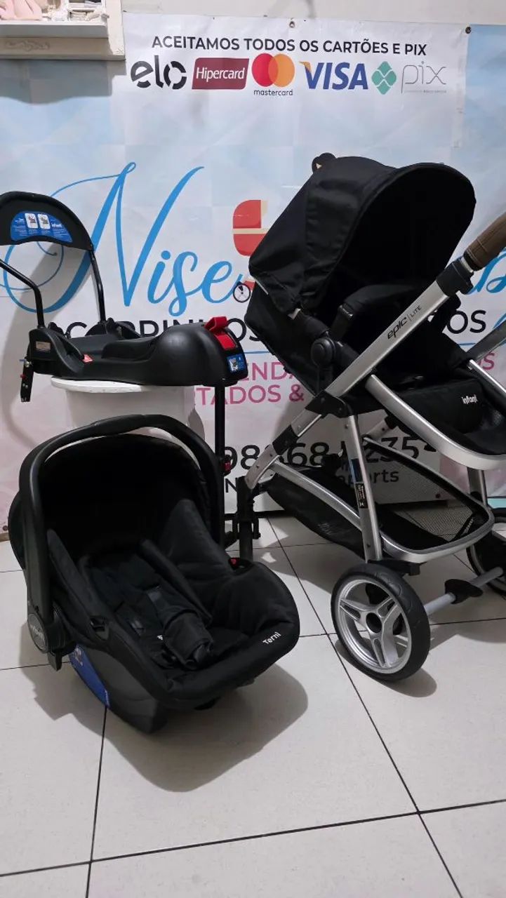 Carrinho de bebê 4 em 1 novo