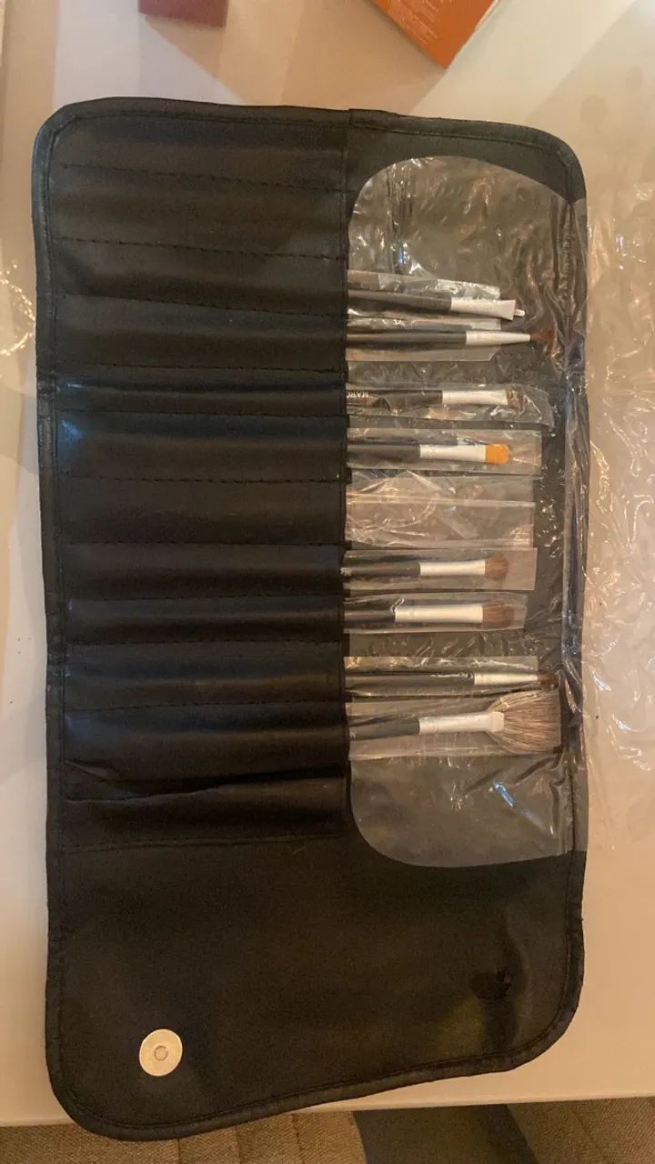Kit de pincéis e estojo - Foto 3
