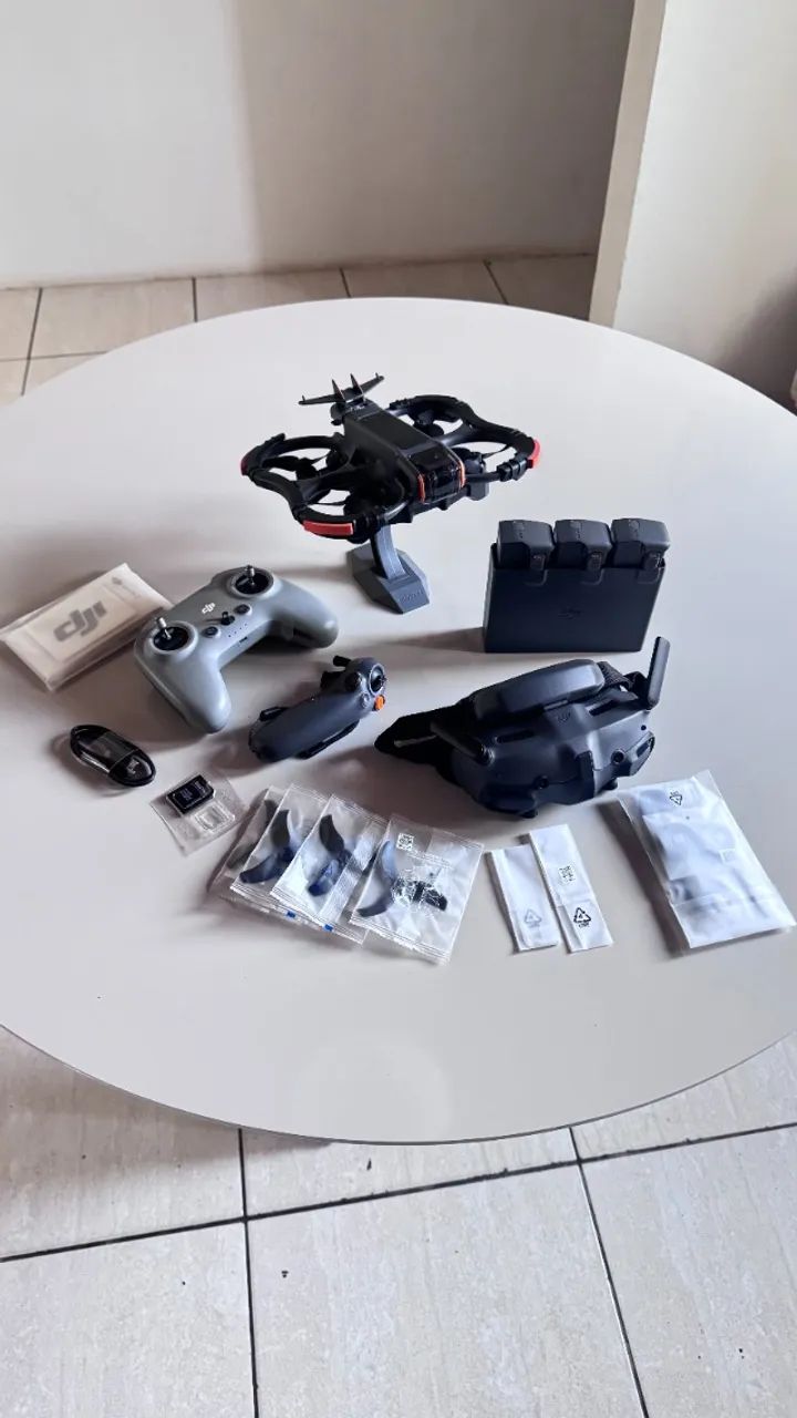 Drone DJI Avata 2 Fly More Combo  2 Controles - Completo - Foto 3