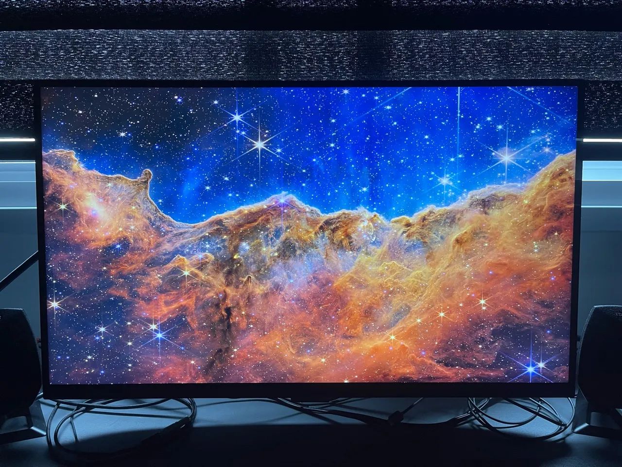 Monitor Samsung ViewFinity S6 27" QHD - Hub USB-C p/ MacBook (Carrega 90W)