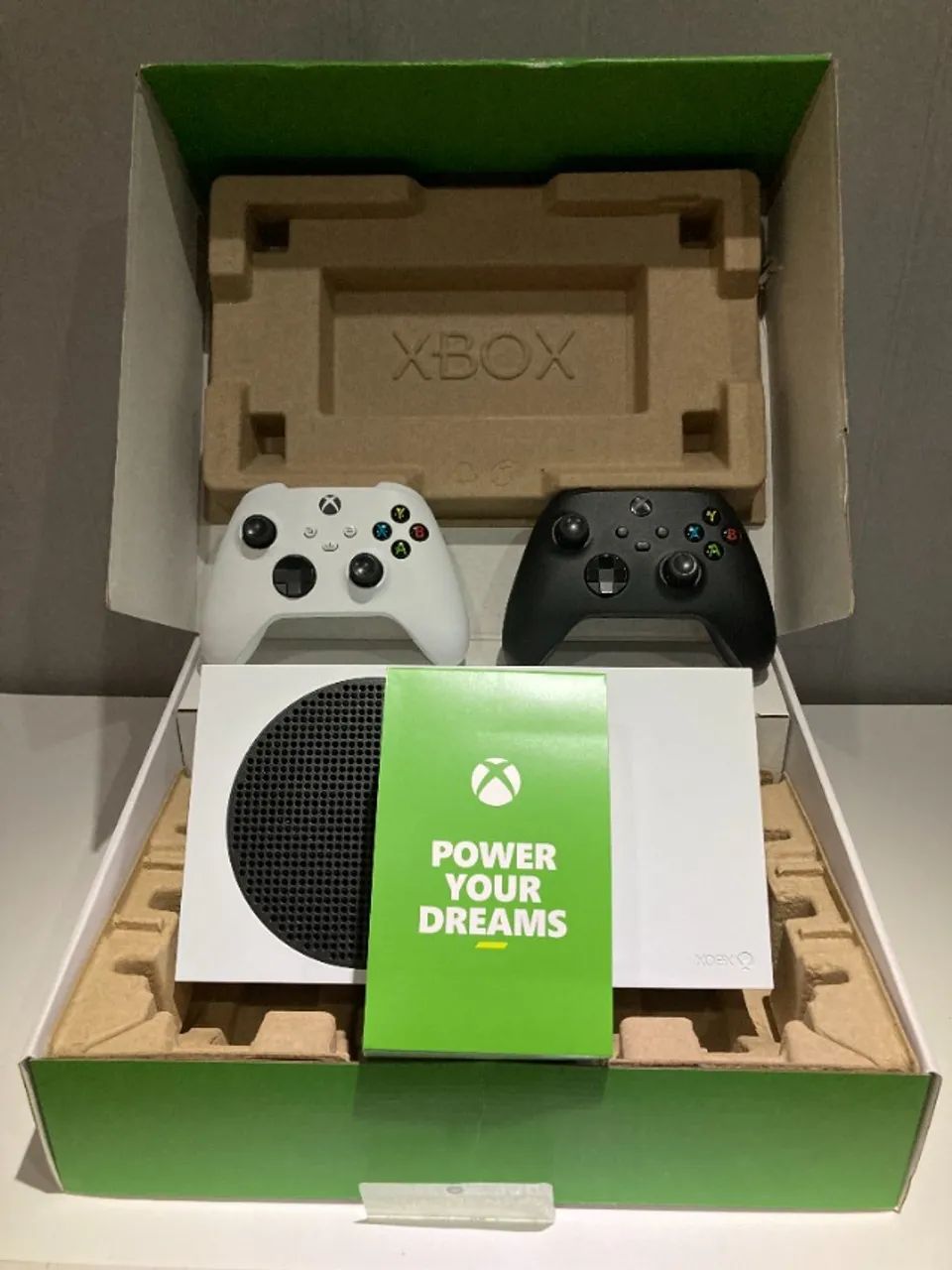 Xbox Series S + 2 Controles - Foto 3