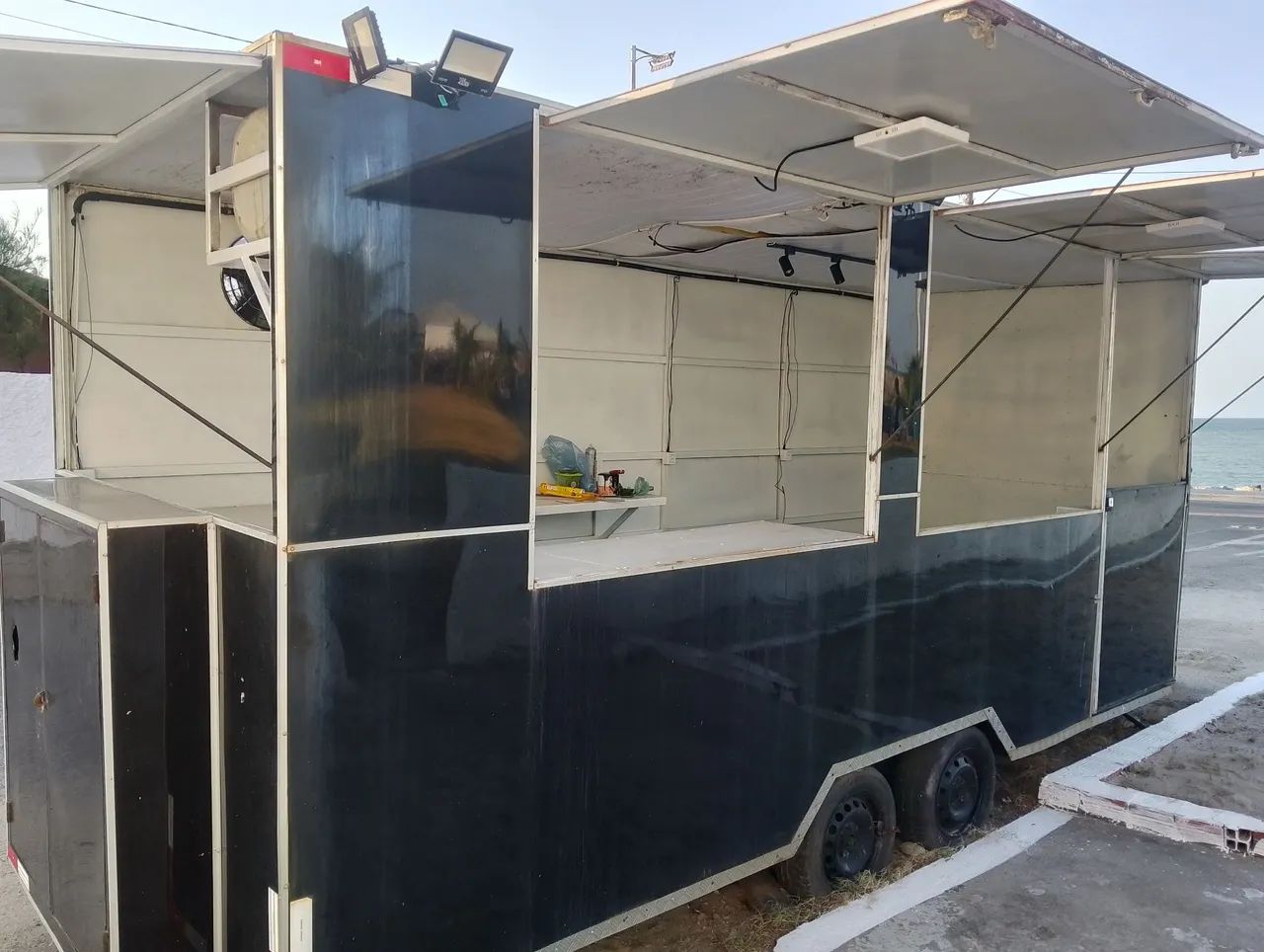 Treiler Food truck  - Foto 2
