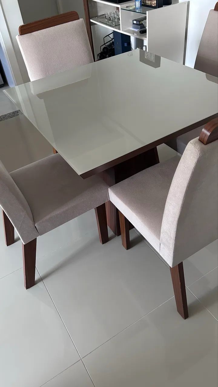 Conjunto de mesa com 4 cadeiras e tampo de vidro  - Foto 3