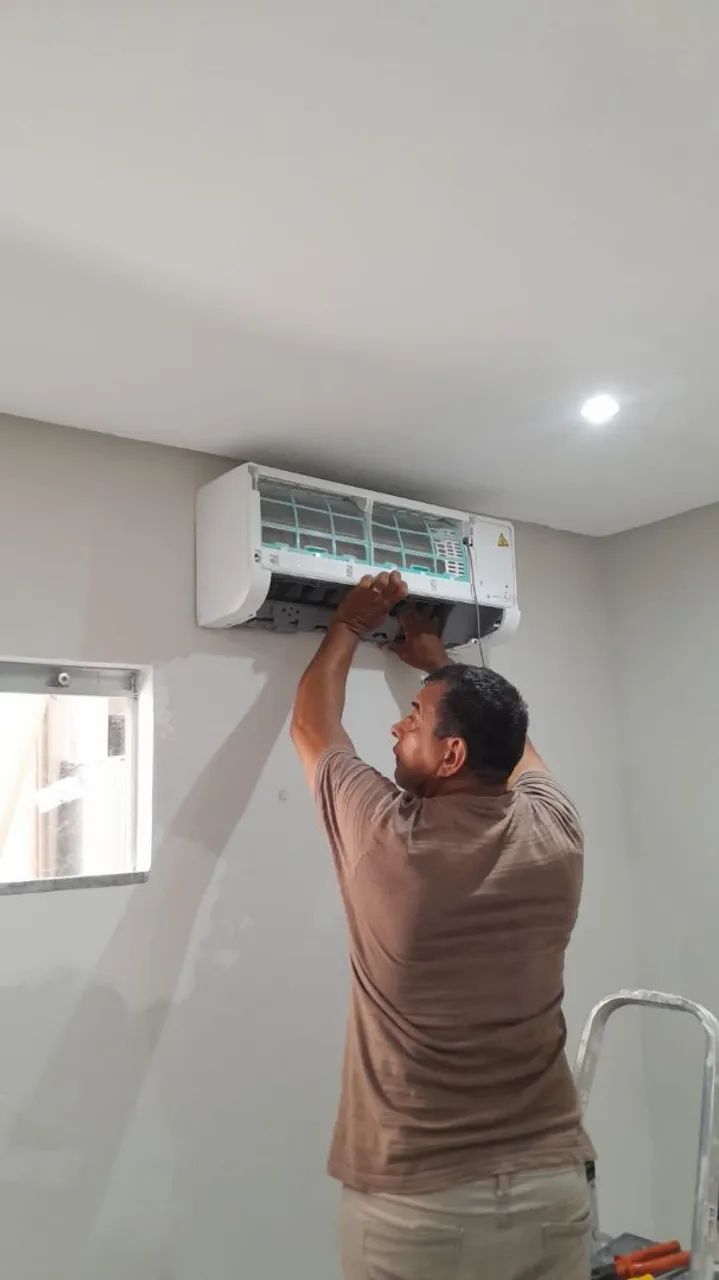 Técnico em refrigeração e elétrica 