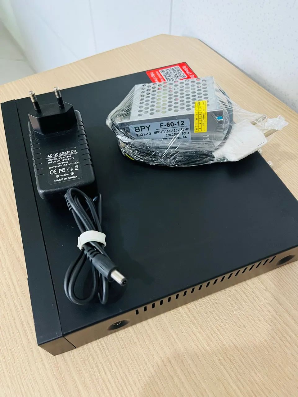DVR ÍPEGA, 4Canais, AC 100-240V completo com câmera. - Foto 5